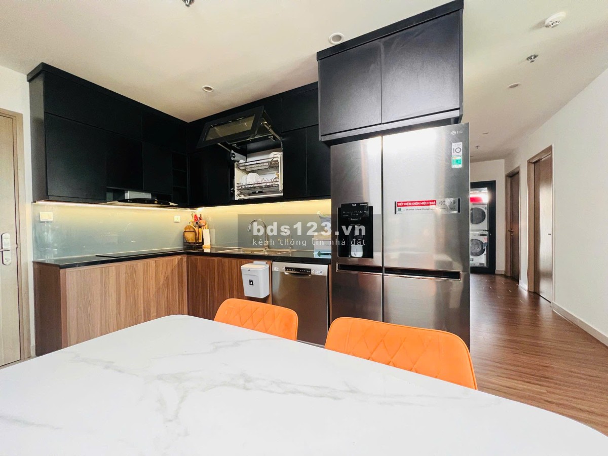 Bán căn hộ 3 ngủ, đầy đủ nội thất xịn, Vin Smatt City, 0888516777