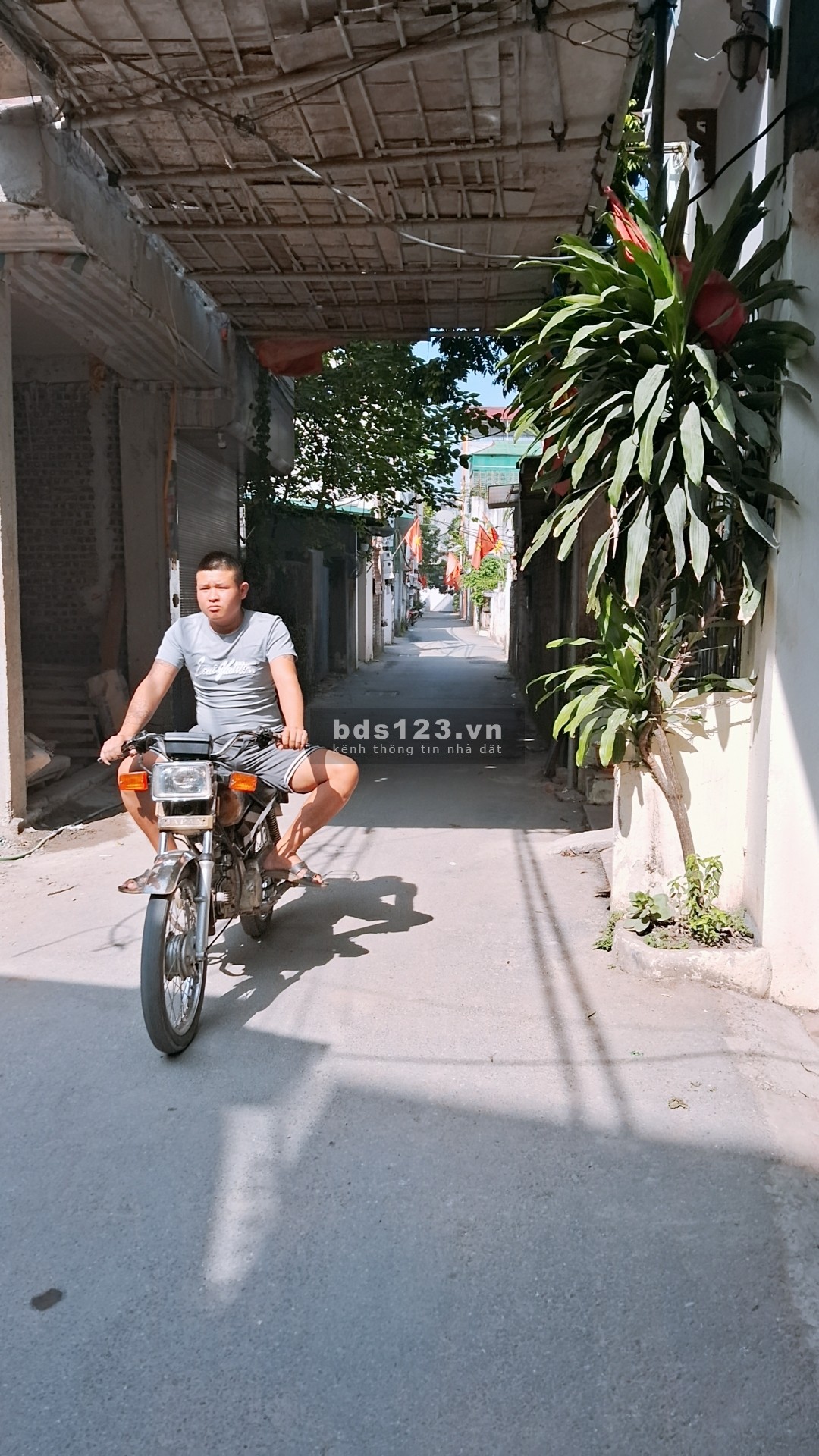 Bán nhà Miêu Nha ngõ rộng thênh thang chợ làng sát vách 5,5 tỷ