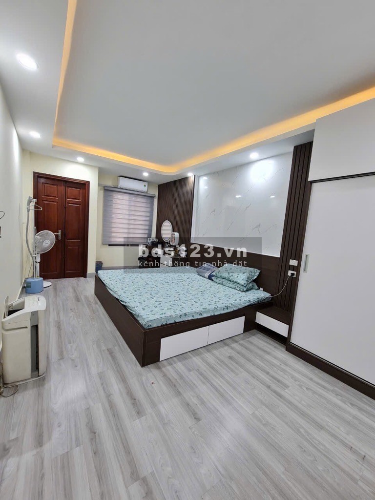 Bán gấp nhà đẹp lung linh 5 tầng tại trung tâm Thanh trì, HN, giá 5,89 tỷ