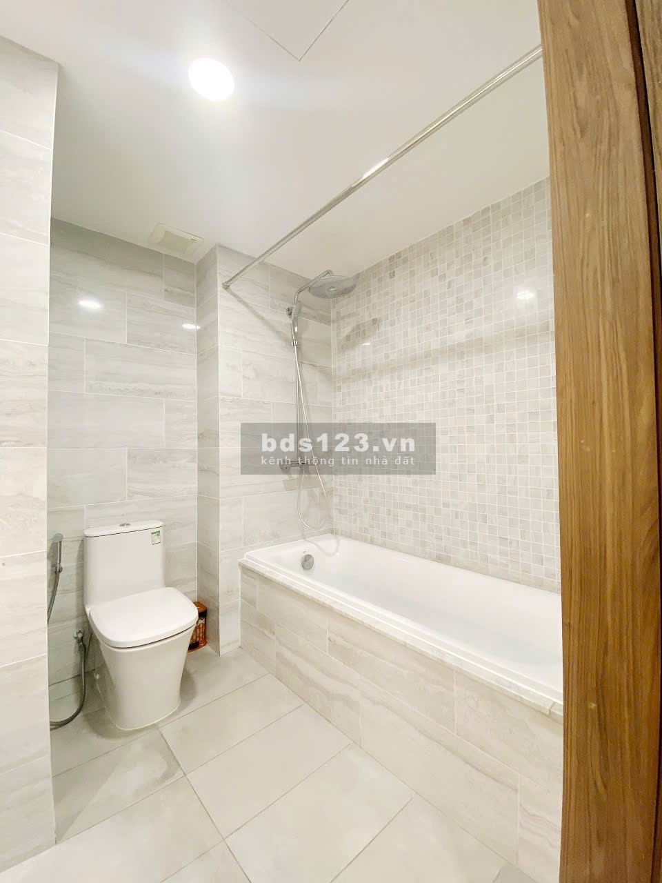 Căn hộ Kingdom 101, 2PN-2WC, 73m2, 6.5 tỷ đang có HĐ thuê