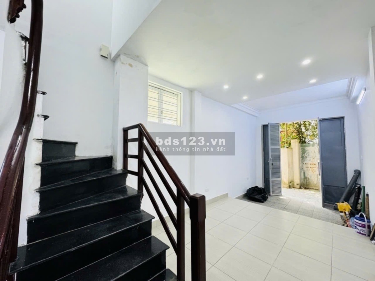 Cần bán nhà 4 tầng khu vực ngõ gần đường Nguyễn Khoái