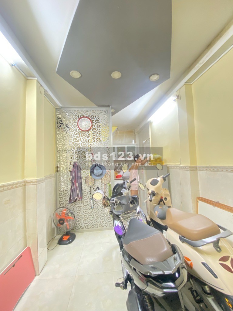 NHỈNH 2 TỶ CÓ NGAY NHÀ 3 TẦNG MỚI - QUẬN 3 - TRẦN VĂN ĐANG.