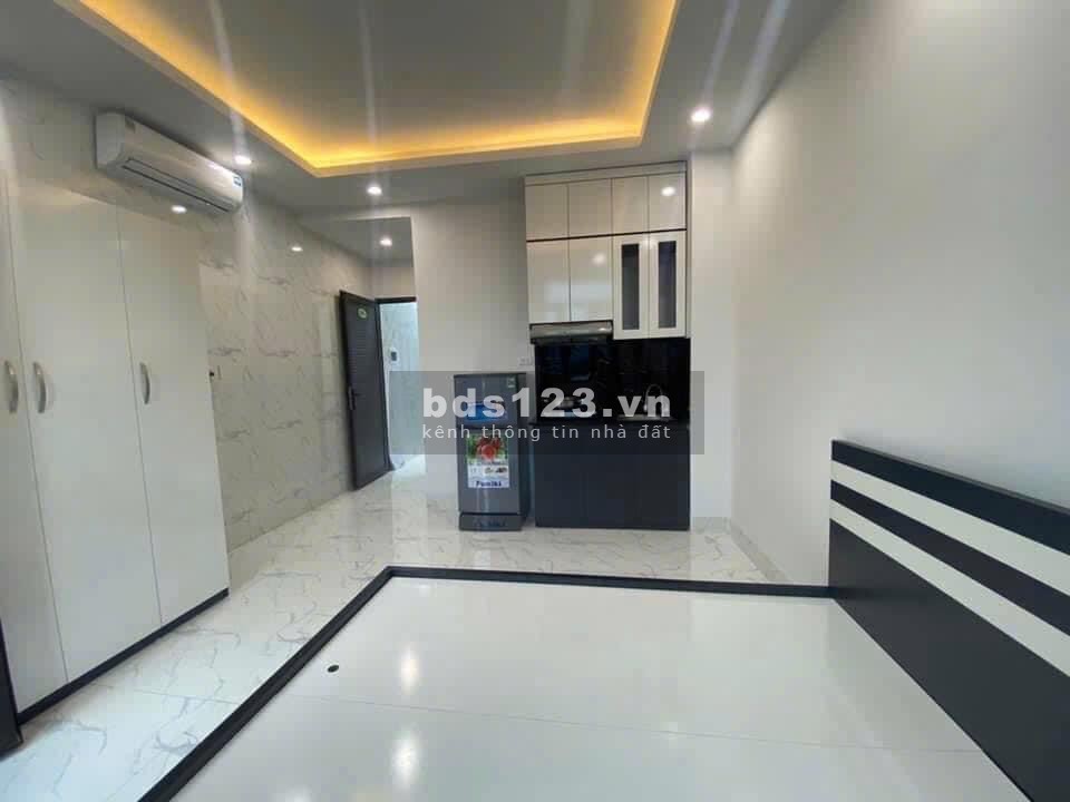 BÁN NHÀ CCMN TRUNG KÍNH 40M2 x 5 tầng mặt tiền 3.5 - 8.x ty nhỏ