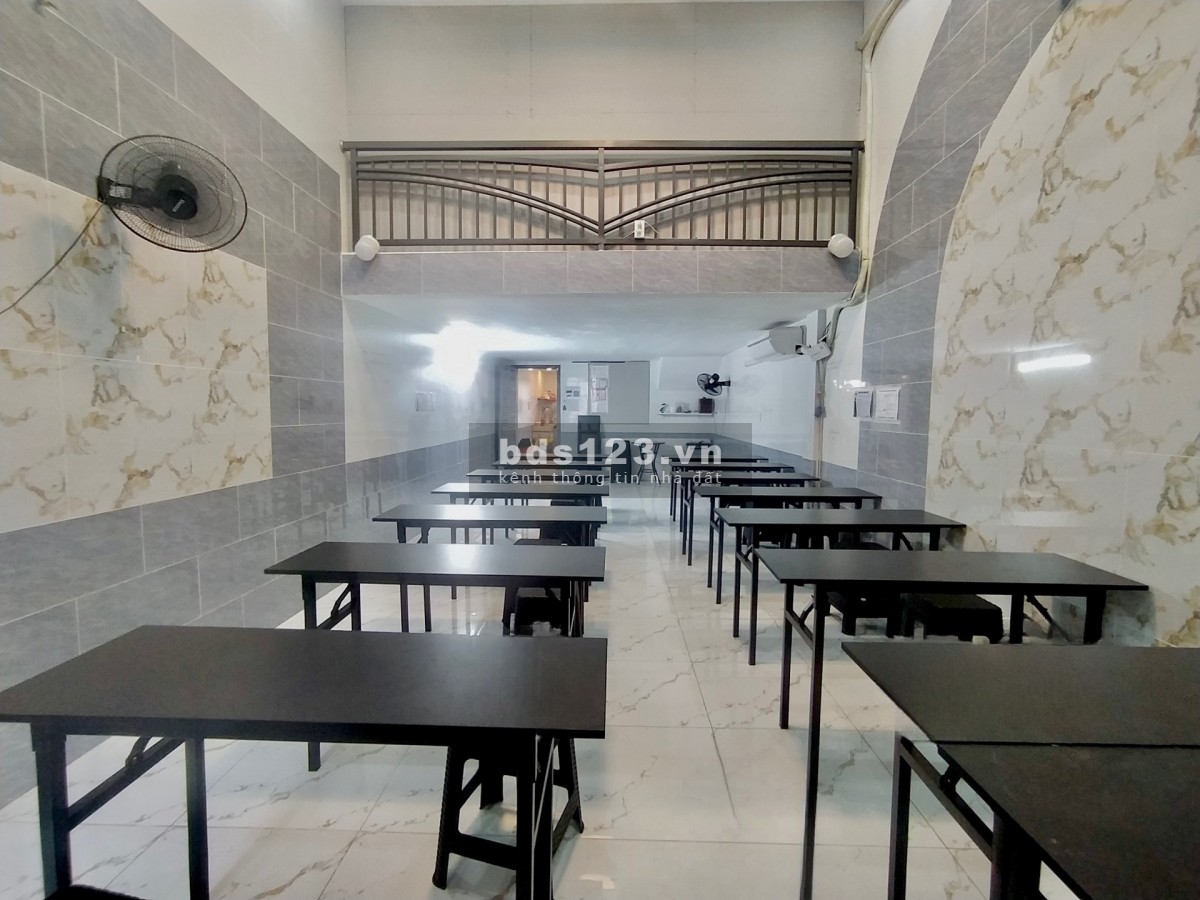 Bán gấp căn Chung cư 1 trệt 1 lửng MT Nguyễn Trãi Quận 5 80m2 chỉ 2.6tỷ
