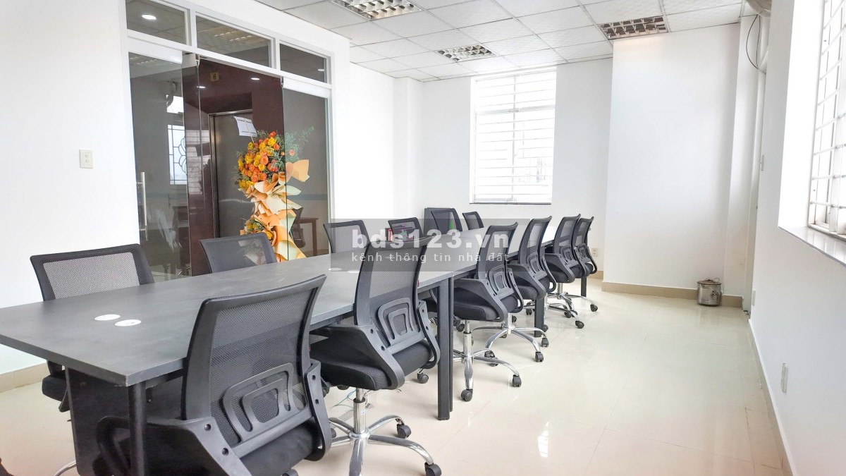 Cho thuê sàn văn phòng ngay mặt tiền Nguyễn Thị Minh Khai, Quận 3. 180m2 chỉ 62 triệu/tháng