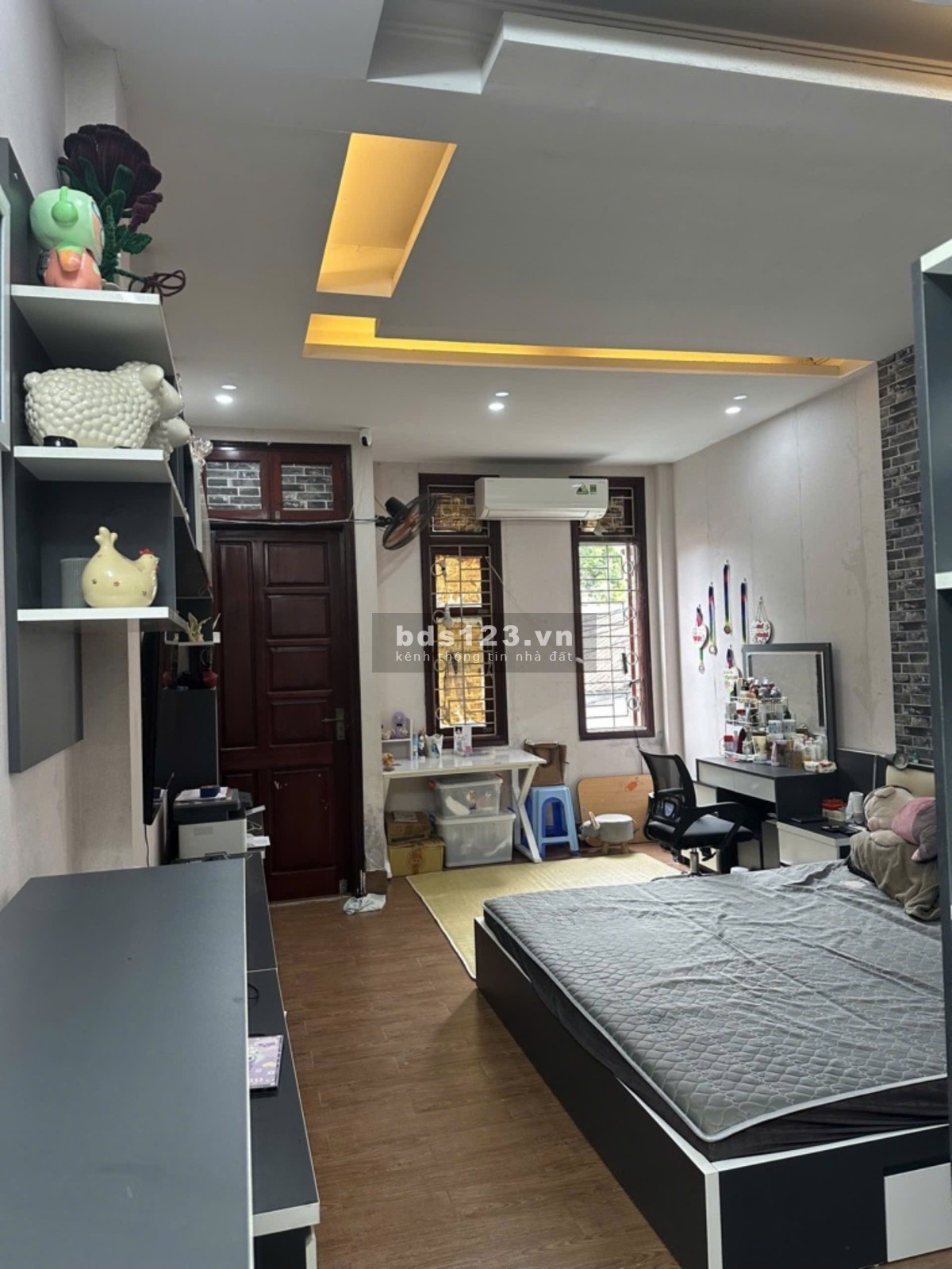 BÁN NHÀ KIM GIANG DIỆN TÍCH SỬ DỤNG 50M2. 4 TẦNG. GIÁ 9.9 TỶ