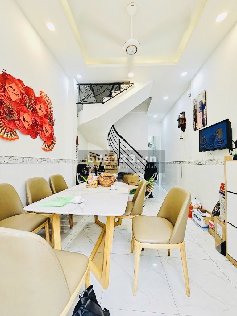 Bán gấp nhà đẹp 40m2 phường 5 Bình Thạnh, Hẻm xe tải 1 căn ra mặt tiền 4PN - nhỉnh 8 tỷ