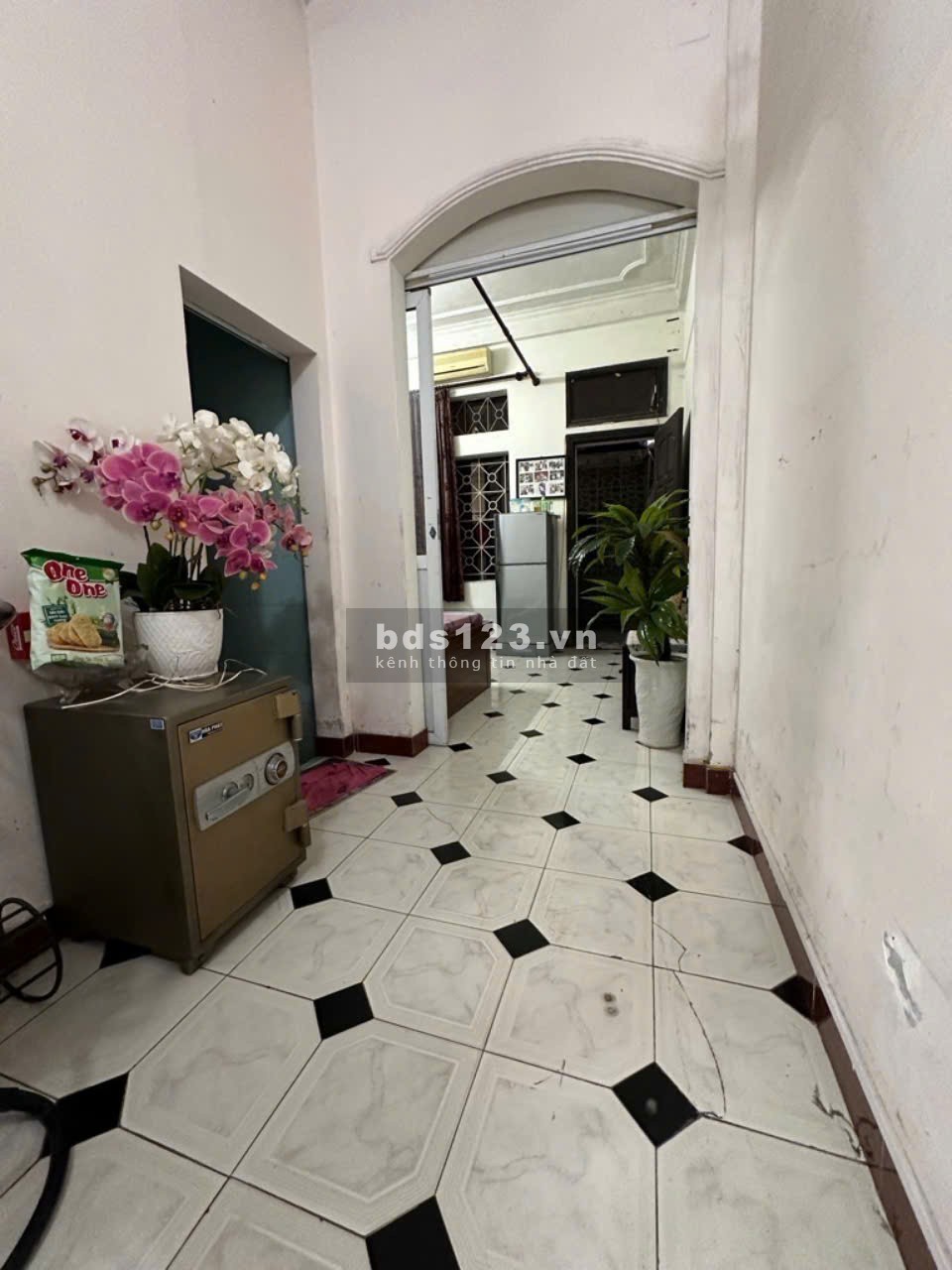 TRung tâm Quận Đống Đa. Phố Chùa Bộc. S 84m2. 4 tầng. MT rộng thênh thang. Giá 17 tỷ
