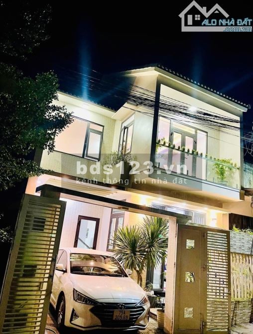 CHỦ BÁN GẤP NHÀ 2 TẦNG XÂY DỰNG TÂM HUYẾT, TOÀN BỘ NỘI THẤT NHẬP NGOẠI, CHỦ HẠ GIÁ GẦN 100