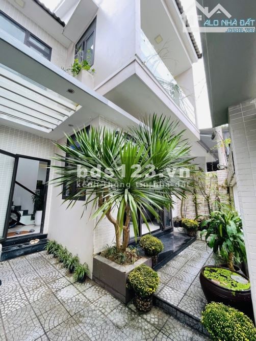 CHỦ BÁN GẤP NHÀ 2 TẦNG XÂY DỰNG TÂM HUYẾT, TOÀN BỘ NỘI THẤT NHẬP NGOẠI, CHỦ HẠ GIÁ GẦN 100