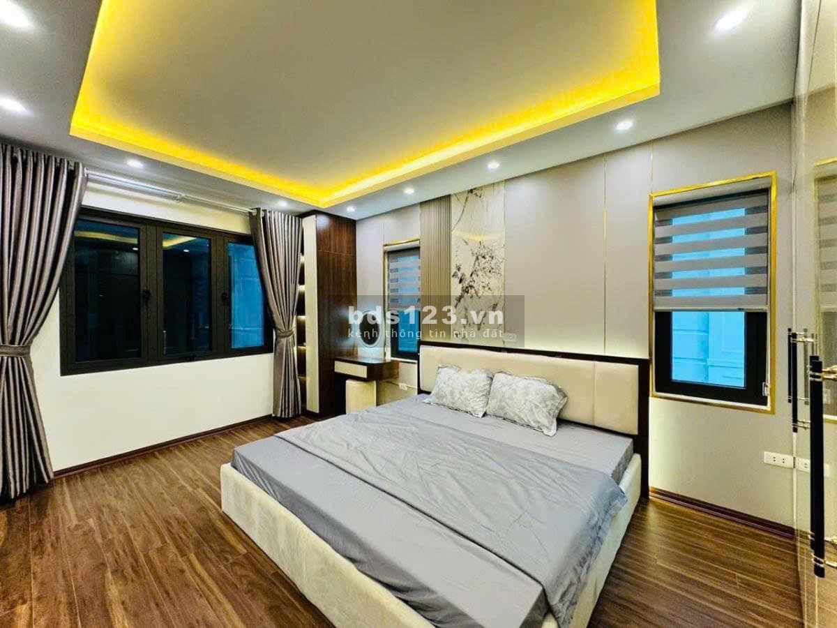 NHỈNH 6 TỶ - 40M2 - CẦU GIẤY - LÔ GÓC 3 THOÁNG - NHÀ MỚI FULL NỘI THẤT