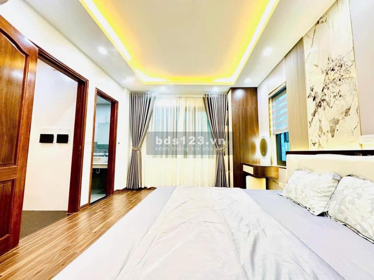 NHỈNH 6 TỶ - 40M2 - CẦU GIẤY - LÔ GÓC 3 THOÁNG - NHÀ MỚI FULL NỘI THẤT