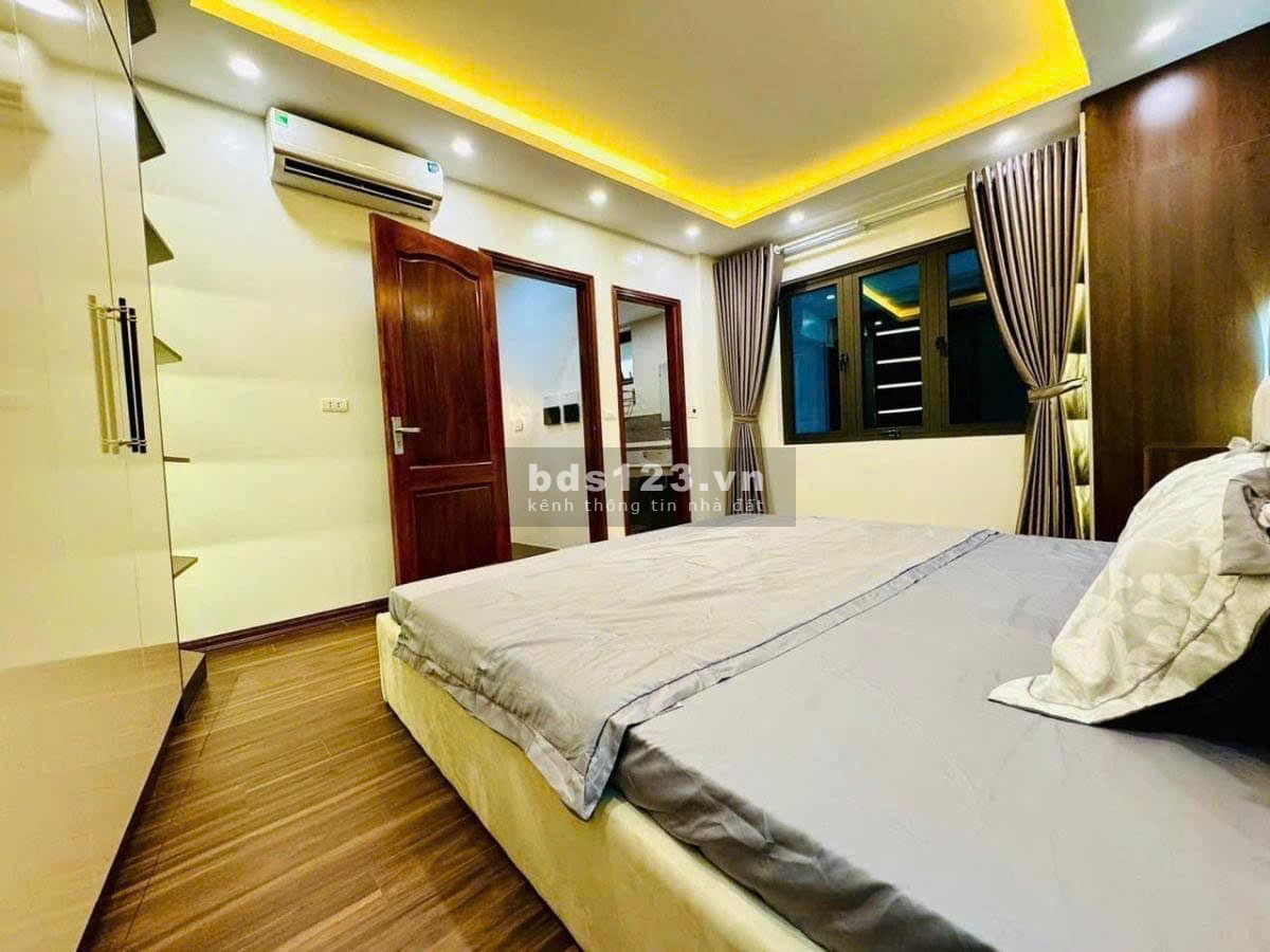 NHỈNH 6 TỶ - 40M2 - CẦU GIẤY - LÔ GÓC 3 THOÁNG - NHÀ MỚI FULL NỘI THẤT