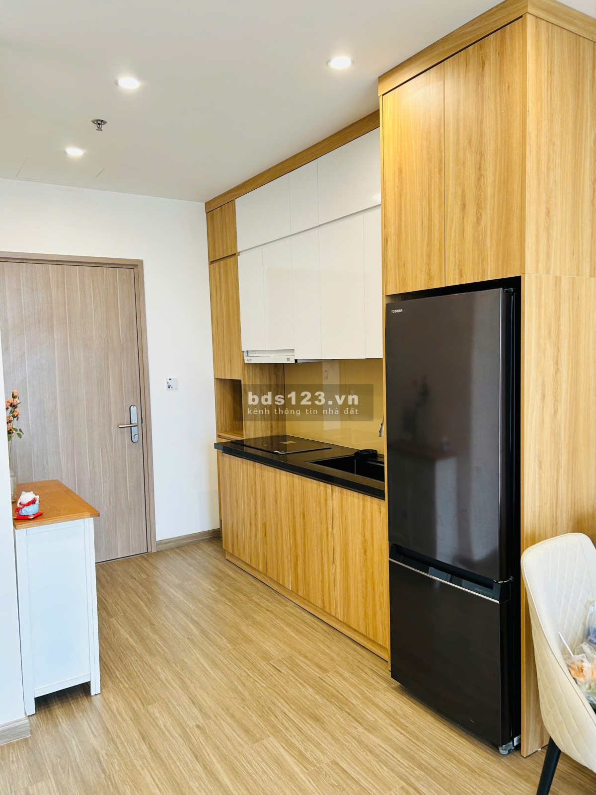 Bán nhanh căn 2 ngủ 2vs, 60m2, nhỉnh 3,7 tỷ, Vin Smart City, 0888516777