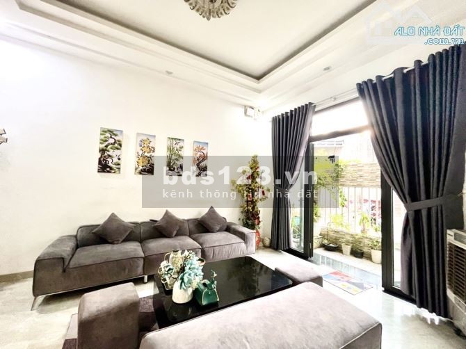 CHỦ BÁN GẤP NHÀ 2 TẦNG XÂY DỰNG TÂM HUYẾT, TOÀN BỘ NỘI THẤT NHẬP NGOẠI, CHỦ HẠ GIÁ GẦN 100