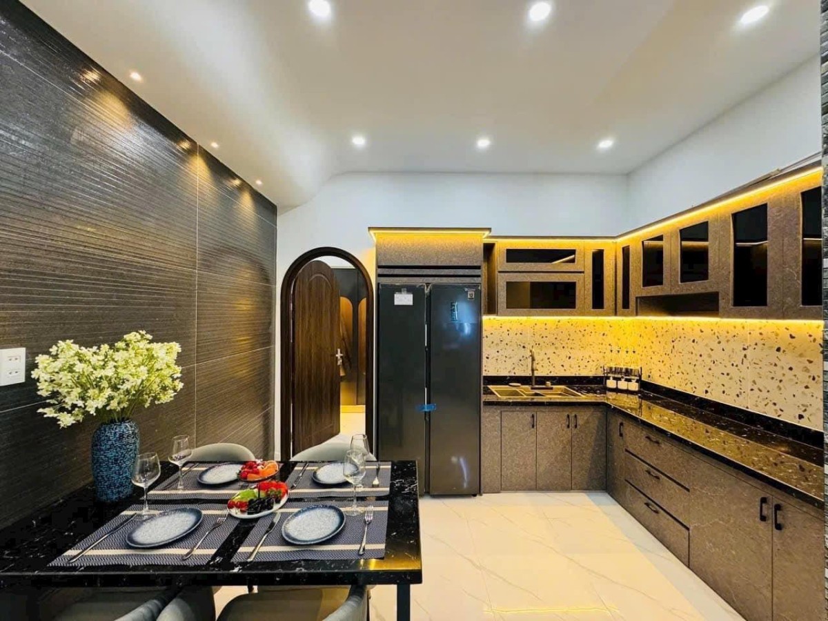Bán nhà phường 13 Tân Bình, Trần Văn Dư (6*24) 8 tầng, TN 1 tỷ/năm