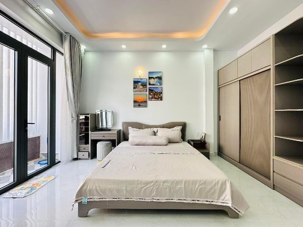 Bán nhà phường 13 Tân Bình, Trần Văn Dư (6*24) 8 tầng, TN 1 tỷ/năm