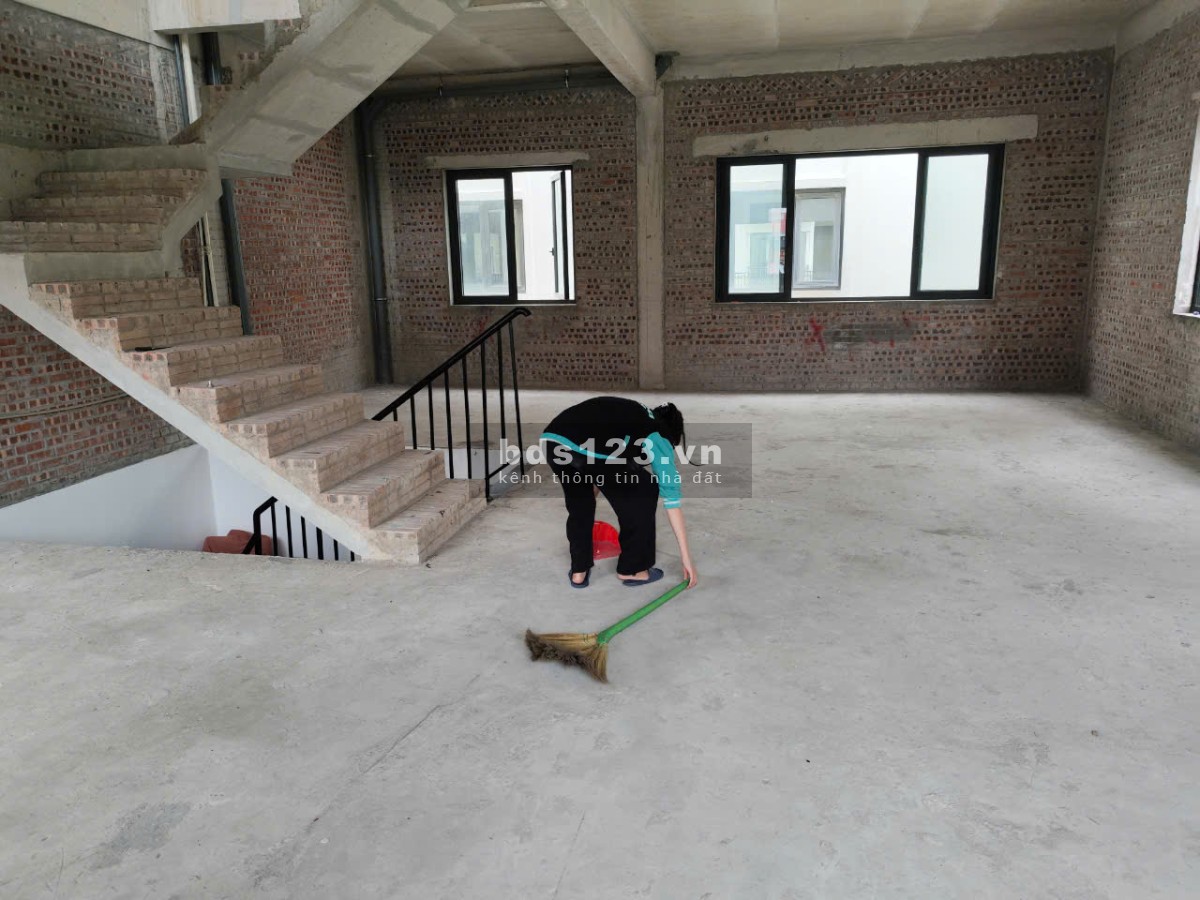 Chính chủ cần cho thuê căn song lập 150m2 giá chỉ 10 triệu: 0971536736