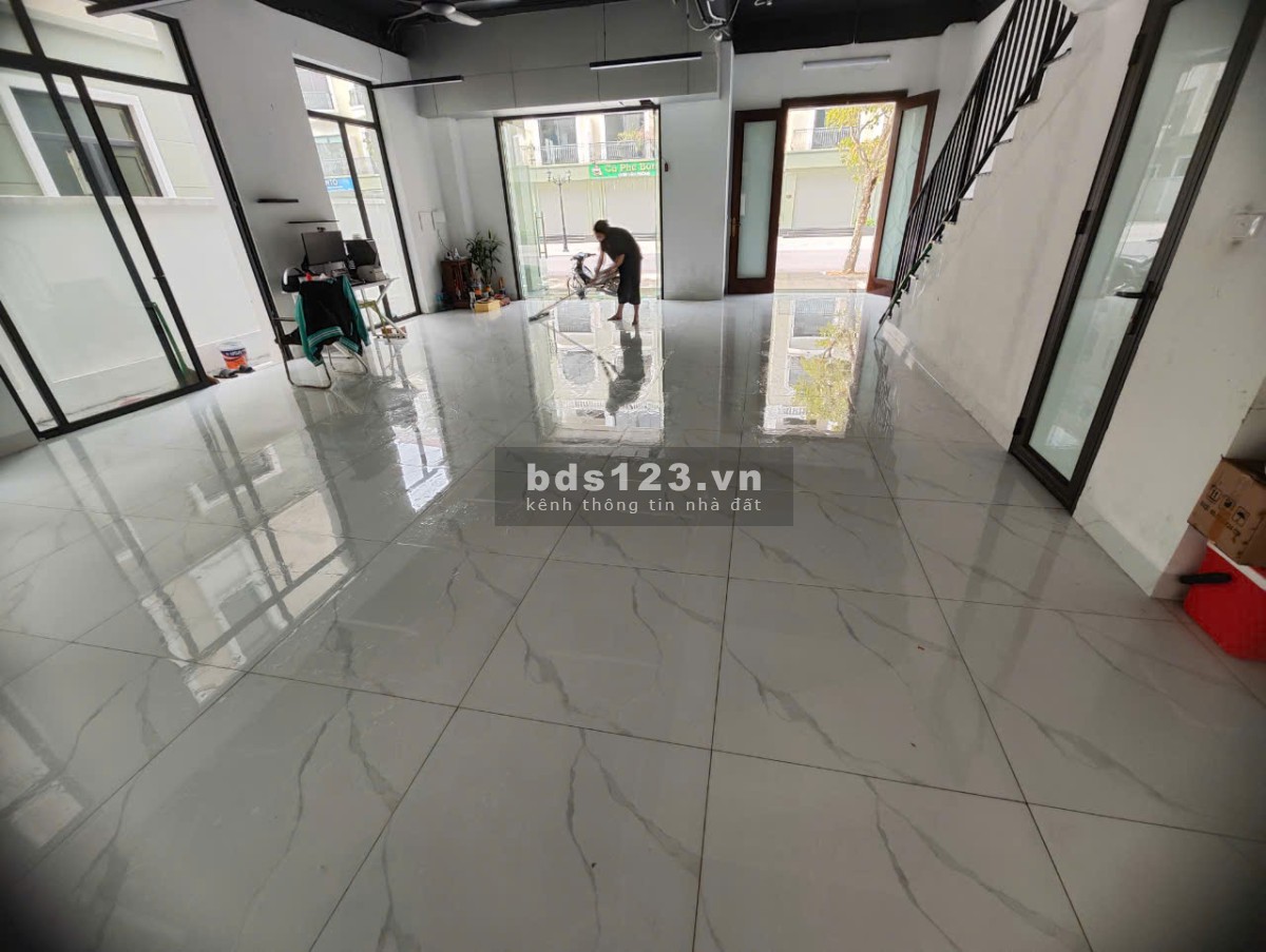 Chính chủ cần cho thuê căn song lập 150m2 giá chỉ 10 triệu: 0971536736