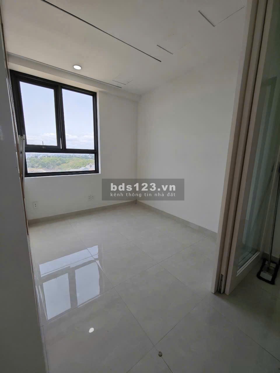 Chung cư Kingston Hoàng Văn Thụ, PN: 130m2, 21tr/th 3p ngủ