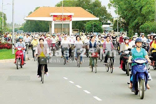KẸT TIỀN BÁN GẤP 1225M2 ĐẤT. GIÁ 140TRIỆU NGAY CÁC NHÀ MÁY XÍ NGHIỆP ĐÔNG CÔNG NHÂN