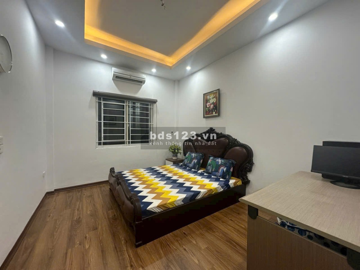 Bán nhà mặt phố Hoàng Văn Thái 60m2, nhỉnh 18 tỷ