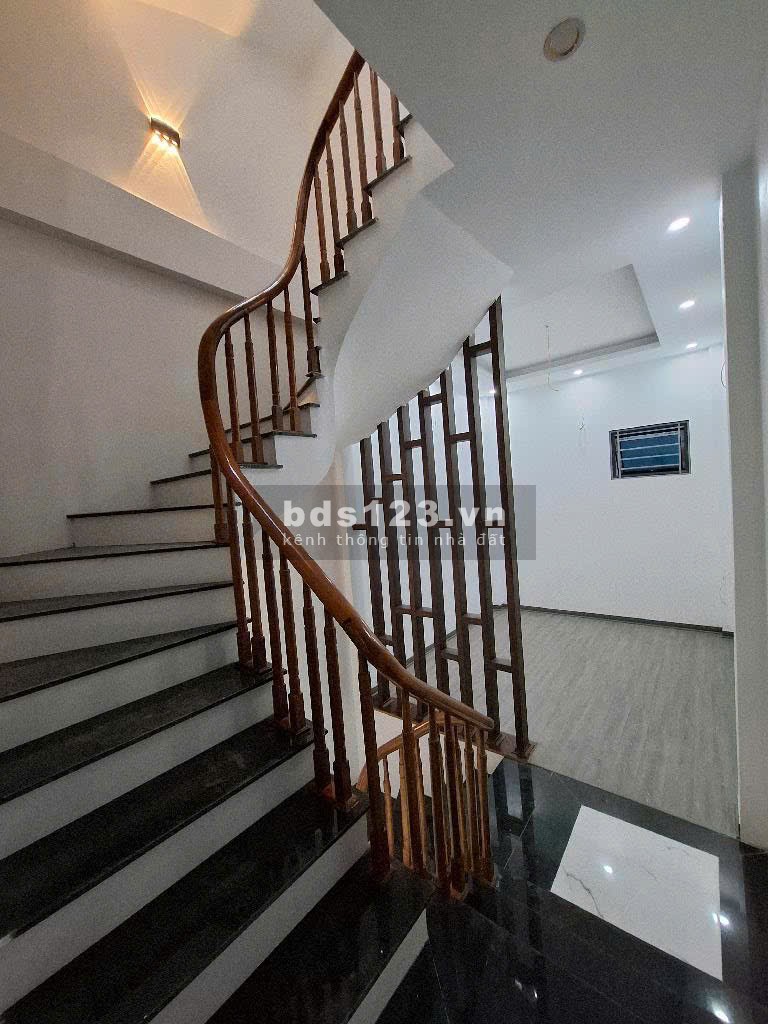 CHÍNH CHỦ - BÁN NHÀ PHỐ YÊN NGHĨA - NGÕ THÔNG THOÁNG Ô TÔ ĐẬU CỬA.