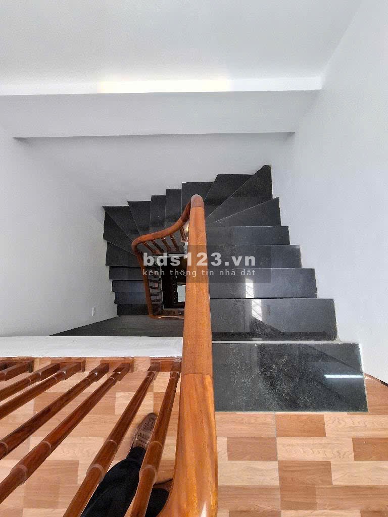 CHÍNH CHỦ - BÁN NHÀ PHỐ YÊN NGHĨA - NGÕ THÔNG THOÁNG Ô TÔ ĐẬU CỬA.