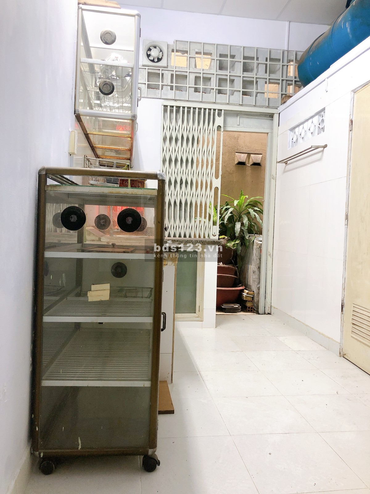 NGUYÊN CĂN, HẺM XE HƠI 7 CHỖ, CMT8 Q10, THUẬN TIỆN VỪA Ở VỪA KINH DOANH. ĐẦY ĐỦ NỘI THẤT. DT: 3,2X14