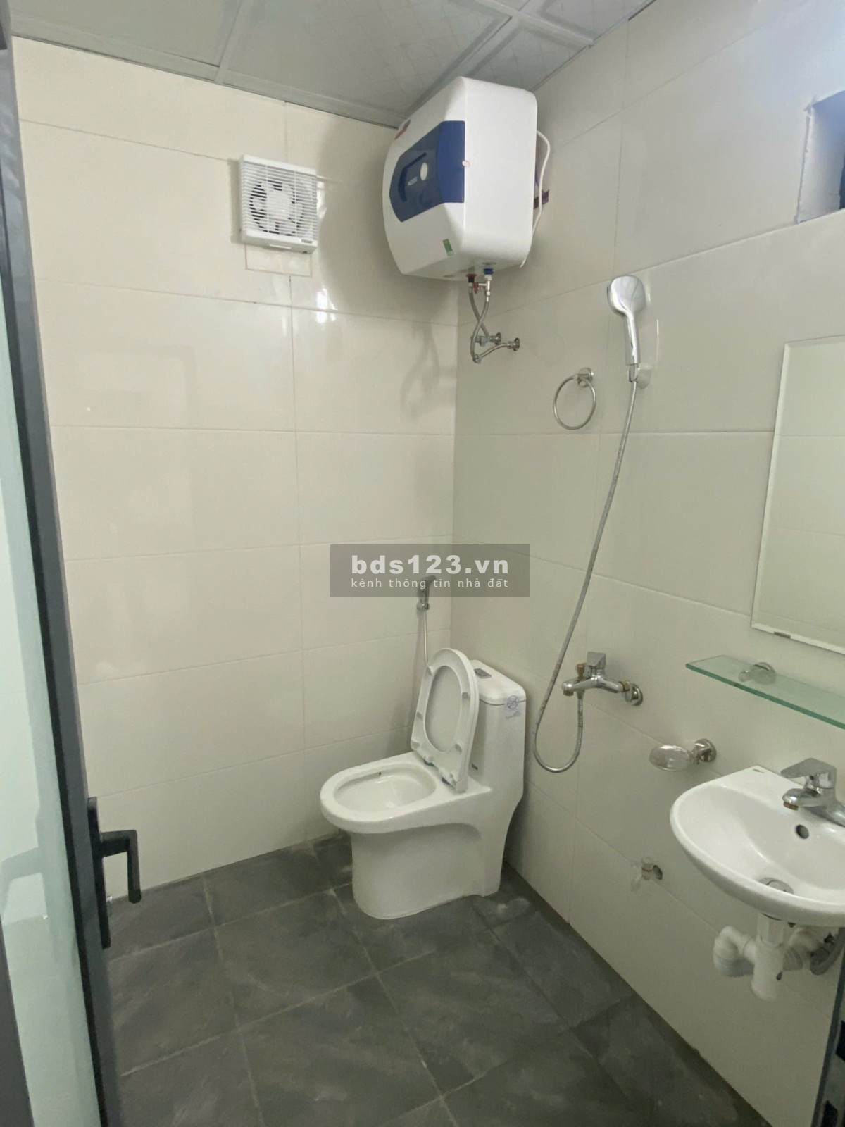 Chính chủ cho thuê phòng 30m2 ở Dương Quảng Hàm, Cầu Giấy