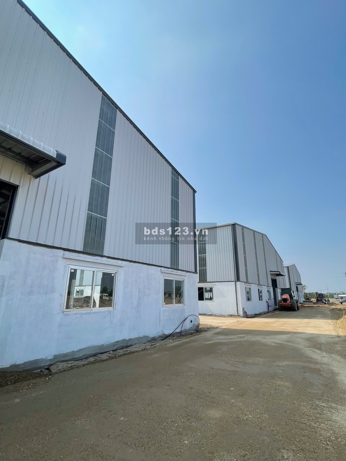 Cho thuê kho xưởng 1000m2 mới xây dựng khu công nghiệp Phú Thị Gia Lâm Hà Nội