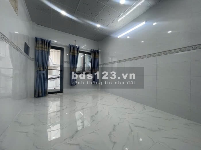 BÁN NHÀ VỊ TRÍ RẤT ĐẸP - CÁCH MT 1 CĂN - P3 TÂN BÌNH