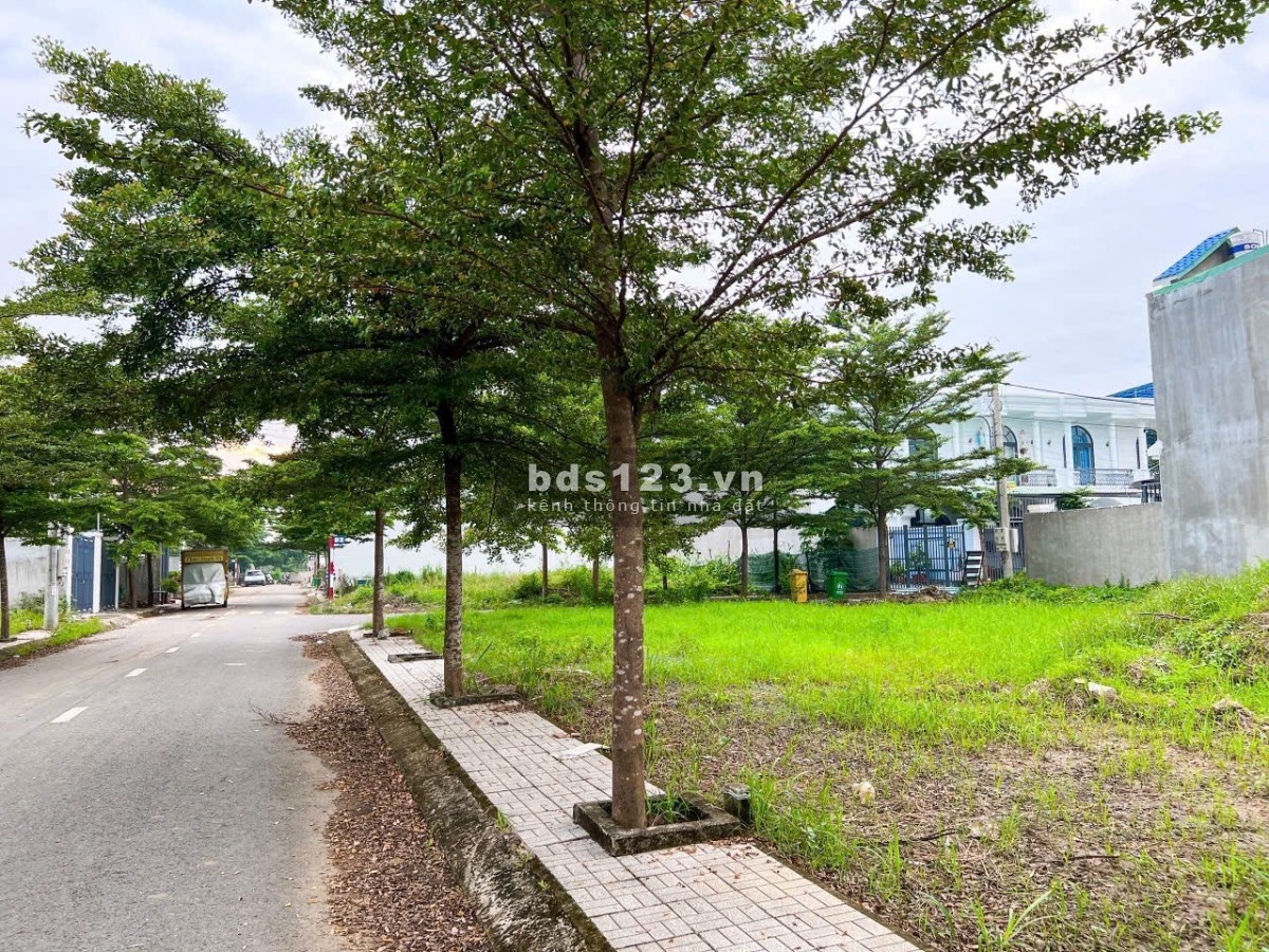 Chủ ngộp bán gấp lô đất gần ĐH Lạc Hồng_100m2_ giá 1ty750