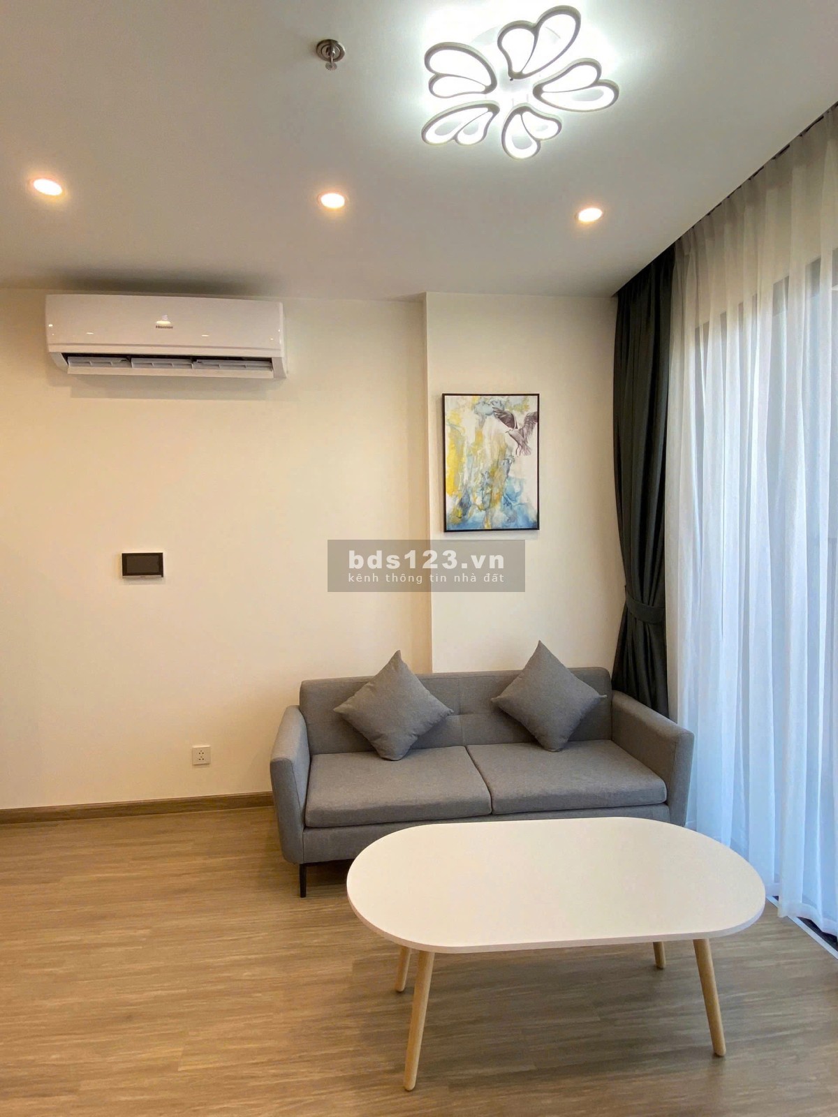 Bán nhanh căn 2 ngủ 2vs, 60m2, full nội thất đẹp, Vin Smart City, 0888516777