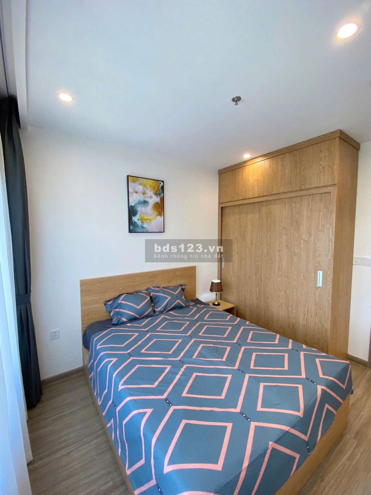 Bán nhanh căn 2 ngủ 2vs, 60m2, full nội thất đẹp, Vin Smart City, 0888516777