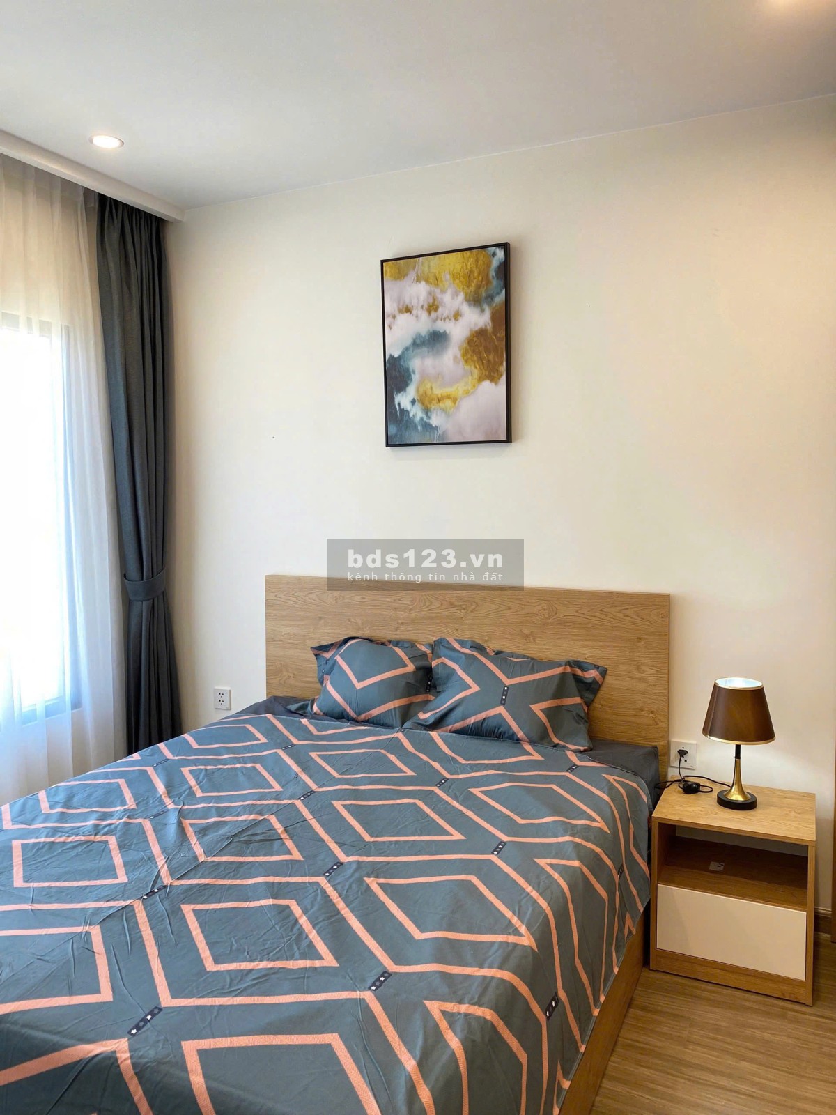 Bán nhanh căn 2 ngủ 2vs, 60m2, full nội thất đẹp, Vin Smart City, 0888516777