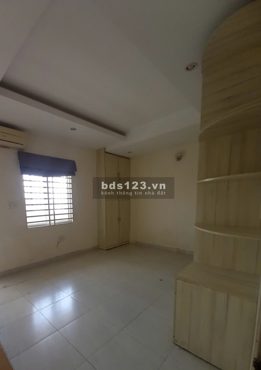 Chung cư Phan Xích Long, P2, Phú Nhuận: 75m2 - 2p ngủ, 1wc, NT, 9.5tr