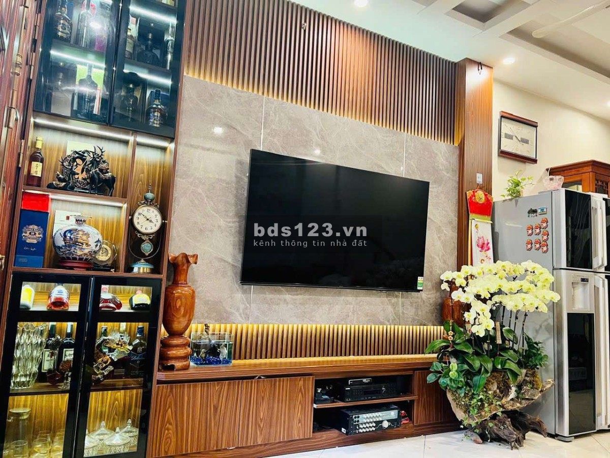 KHU PHÂN LÔ - Ô TÔ TRUNG TÂM QUẬN HAI BÀ GIÁ 8.6 TỶ