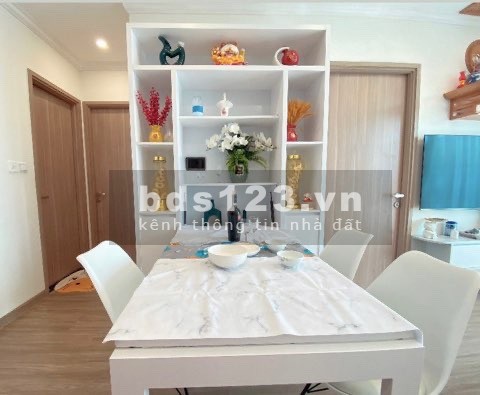 Bán nhanh căn 2 ngủ 2vs, 60m2, nhỉnh 3,9 tỷ, Vin Smart City