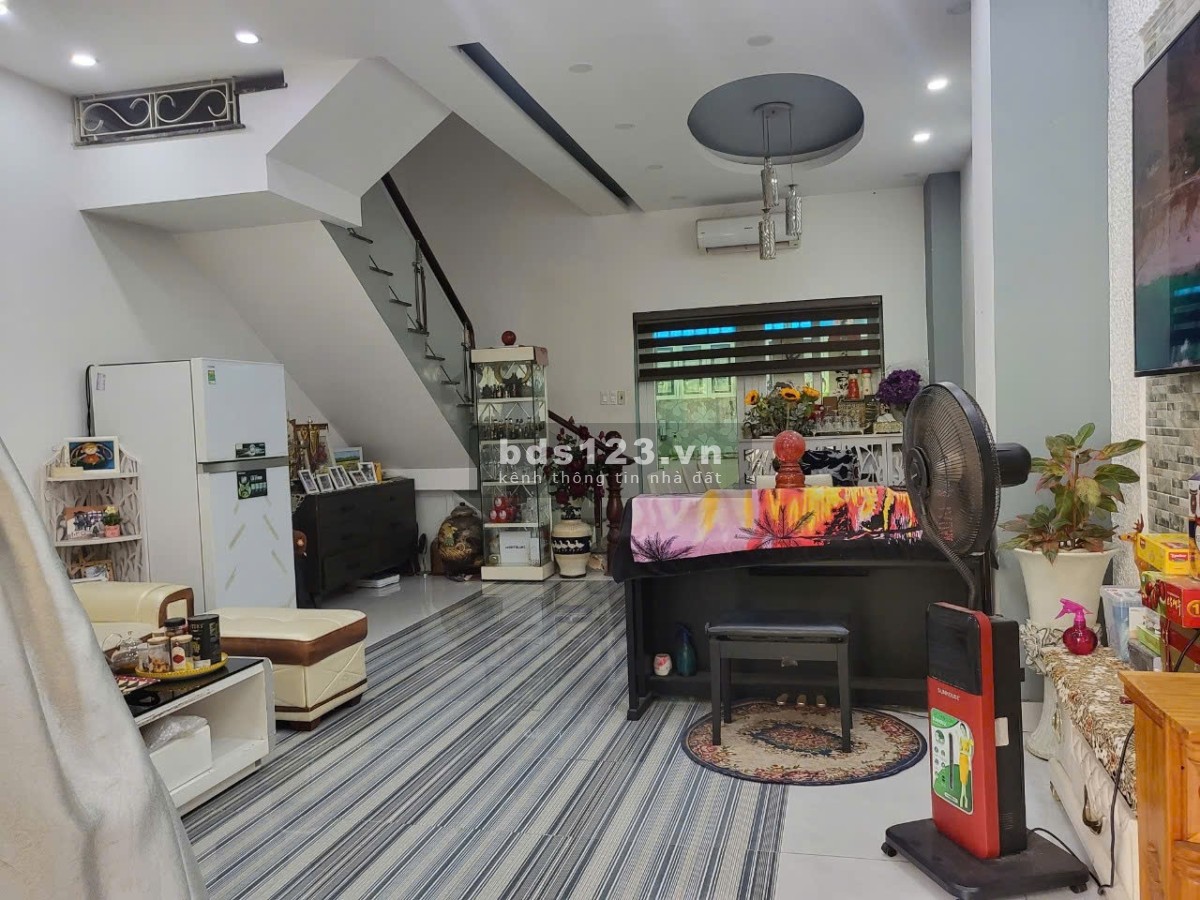 Nhà KDC Melosa Graden, Phú Hữu, quận 9, 1 trệt 2 lầu, 8.3tỷ/75m2