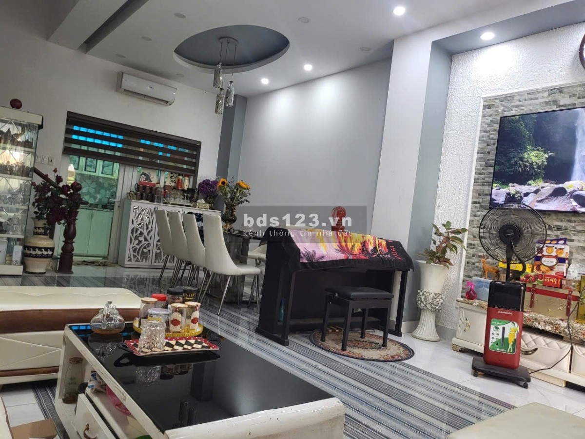 Nhà KDC Melosa Graden, Phú Hữu, quận 9, 1 trệt 2 lầu, 8.3tỷ/75m2