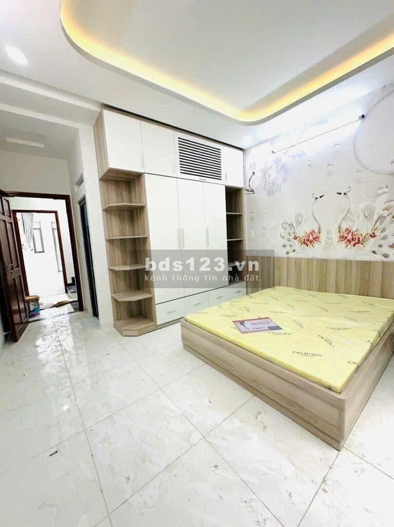 Bán Gấp Nhà 4 Phòng Ngủ, 6.3 Tỷ, Hẻm Xe Hơi Lê Văn Quới - Xem Ngay!