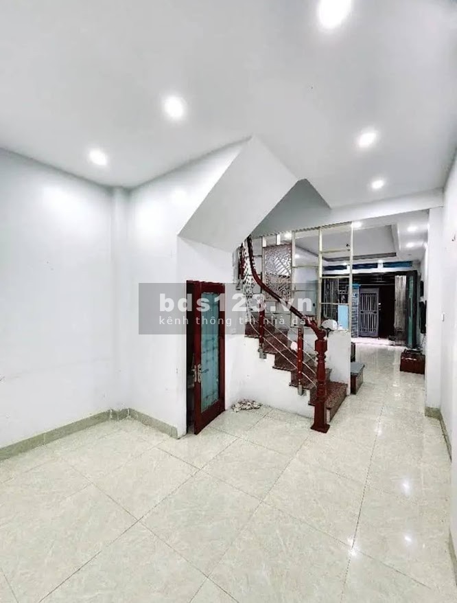 Bán nhà 2 tầng Gia Lâm, Hà Nội, 47m2, giá chỉ nhỉnh 3 tỷ.