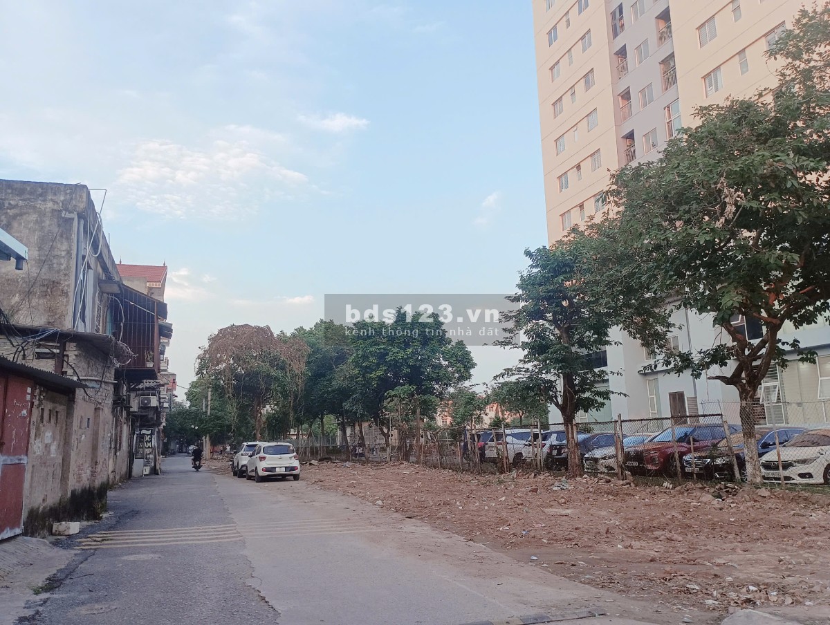 Bán đất cực đẹp giá rẻ, ô tô tránh đỗ chạy vòng quanh, 3 tỷ X, Ngô Gia Tự, UBND quận Long Biên