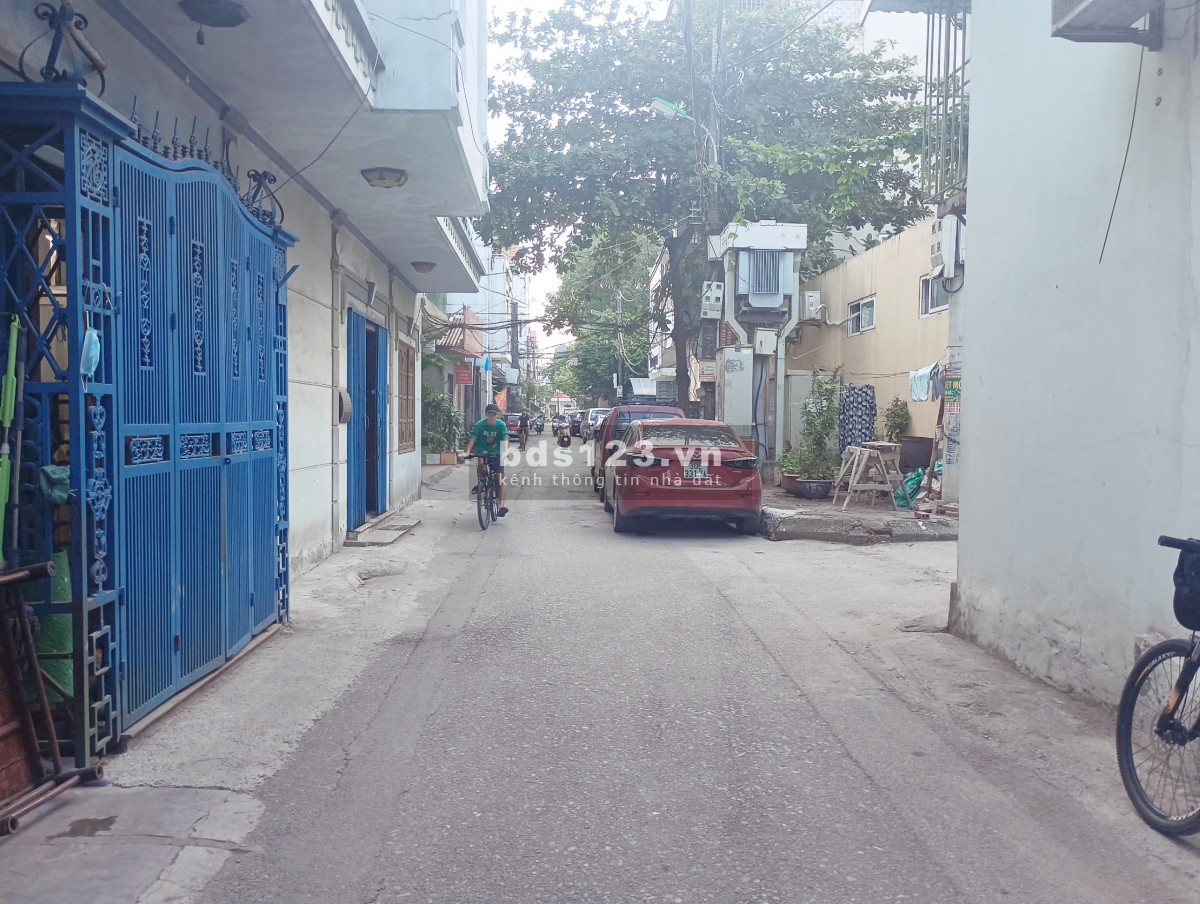 Bán đất cực đẹp giá rẻ, ô tô tránh đỗ chạy vòng quanh, 3 tỷ X, Ngô Gia Tự, UBND quận Long Biên
