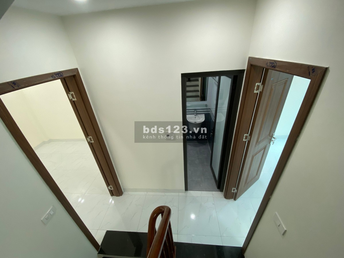 Bán nhà Kim Chung, Hoài Đức. Thiết kế 6 phòng dòng tiền ổn định. Cách 130m đến chợ Lai Xá