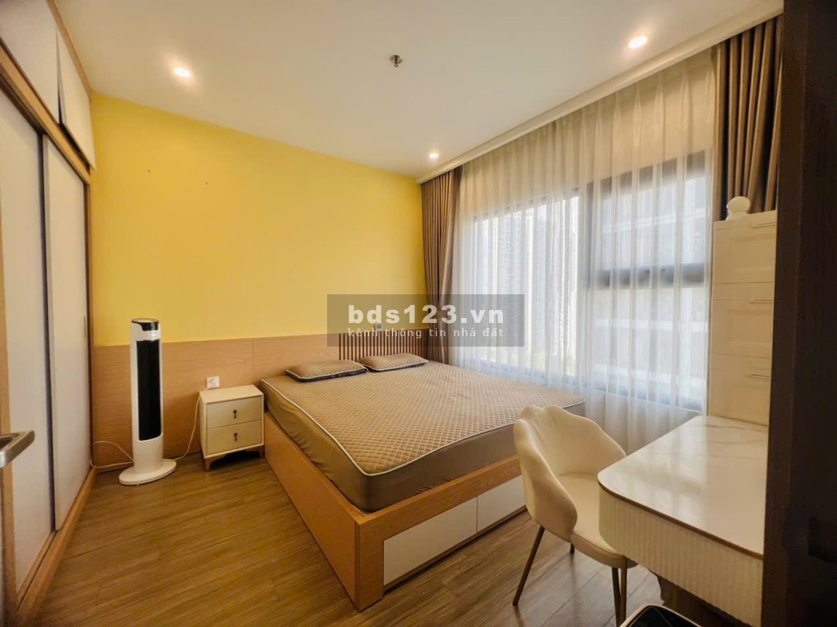 Gia đình cần tiền bán nhanh căn 3 ngủ, 81m2, nhỉnh 4,9 tỷ, Vin Smart City, 0888516777
