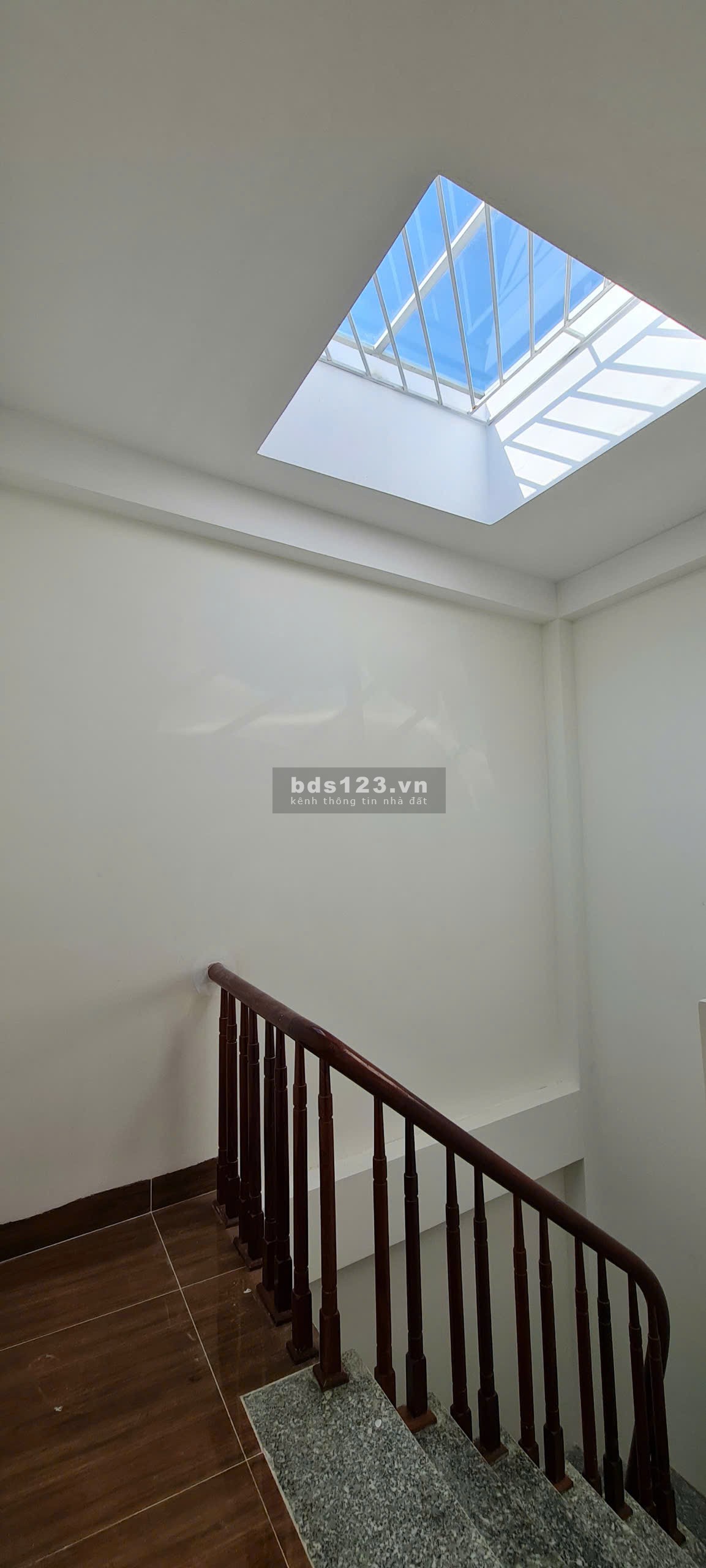 Bán nhà riêng Kim Chung, Hoài Đức. Lô góc 30m2 ngõ thoáng ôtô đỗ cửa. Cạnh ngã tư Sơn Đồng