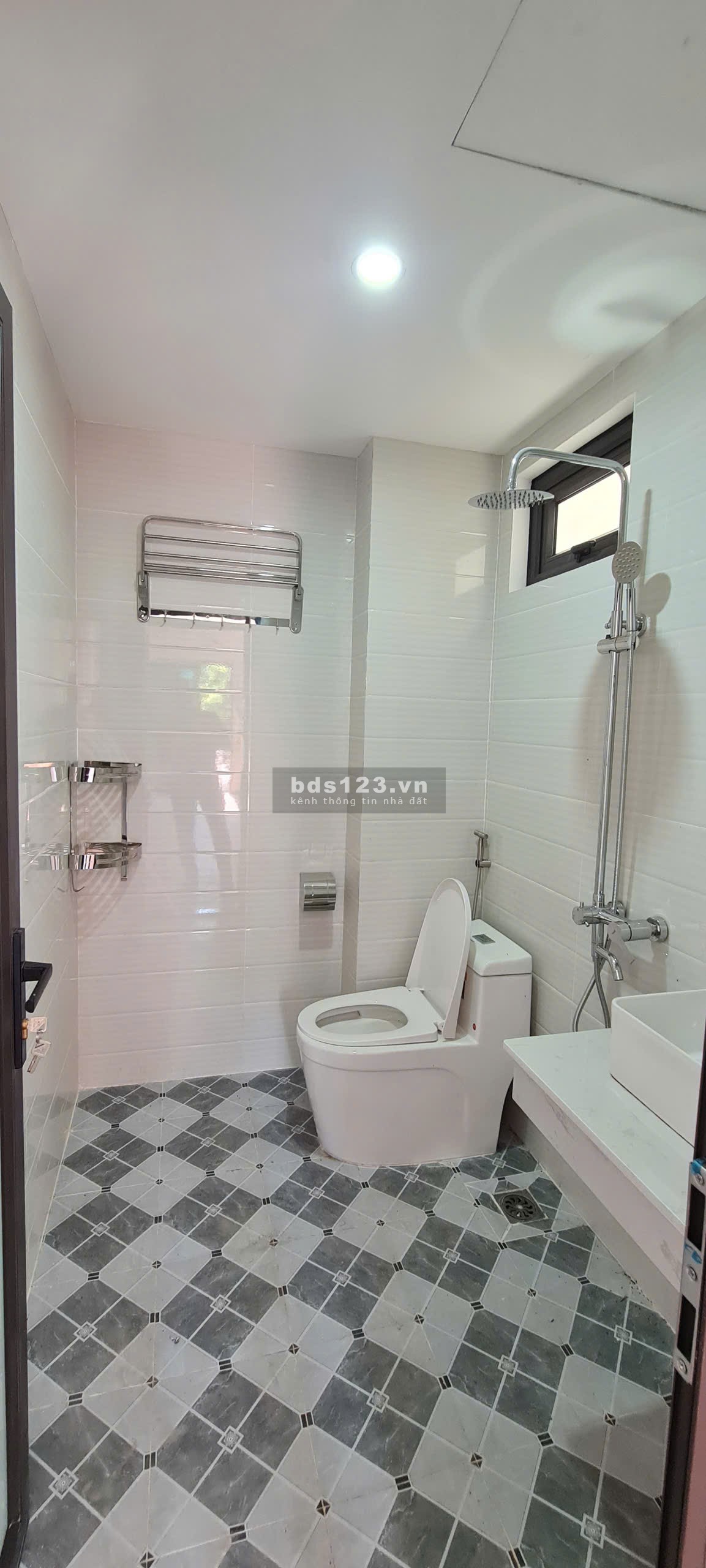 Bán nhà riêng Kim Chung, Hoài Đức. Lô góc 30m2 ngõ thoáng ôtô đỗ cửa. Cạnh ngã tư Sơn Đồng