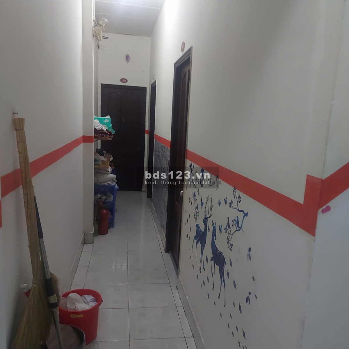 Sang khách sạn mặt tiền đường Quận 10